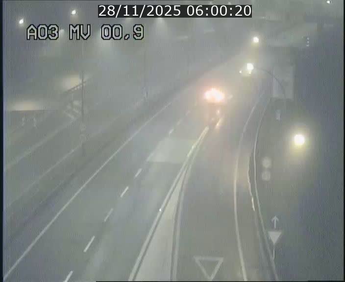 Traffic live webcam Luxembourg Croix de Gasperich - A3 - BK 0.4 - direction Luxembourg
