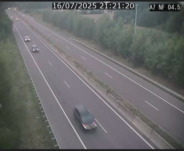 Caméra autoroute Luxembourg A7 - Passage à gibier Rëngelbour - direction Tunnel Grouft