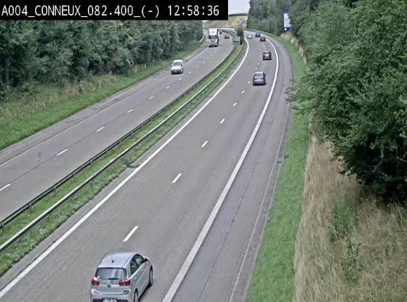Webcam sur l'E411 avant les sorties 20 menant à Ciney, Dinant et Achêne. Vue orientée vers Namur