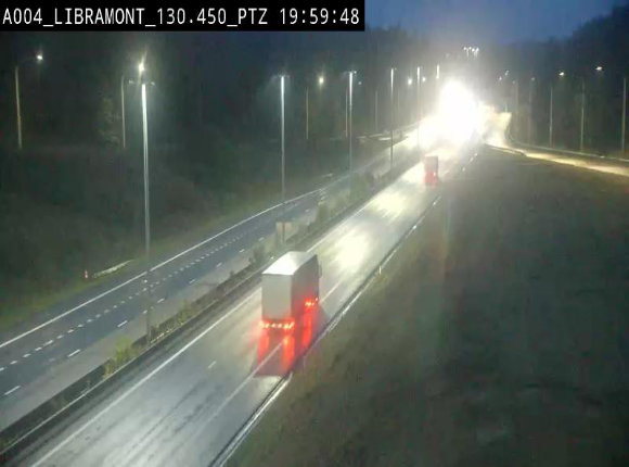 Webcam E411 à hauteur de la sortie 25 de Libramont menant vers Bouillon, Sedan et Reims via la N89. Vue orientée vers Bruxelles