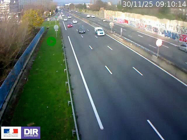 Webcam à Bron sur l'A43 à la jonction avec le boulevard périphérique de Lyon (D383). Vue orientée vers Lyon