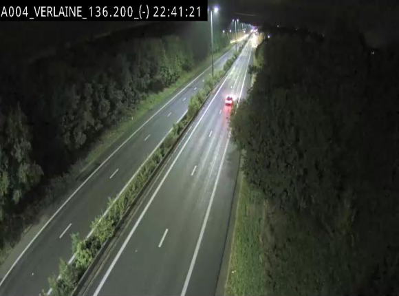 Webcam sur l'E411 à hauteur du pont surplombant la N40, à proximité de la sortie 26 Verlaine - Libramont-Chevigny. Vue orientée vers Namur