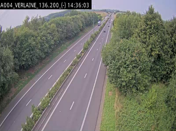 Webcam sur l'E411 à hauteur du pont surplombant la N40, à proximité de la sortie 26 Verlaine - Libramont-Chevigny. Vue orientée vers Namur