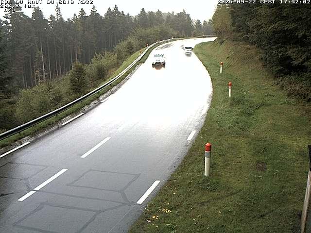 Webcam à 406 mètres d'altitude au niveau du col du haut du bois sur la RD32