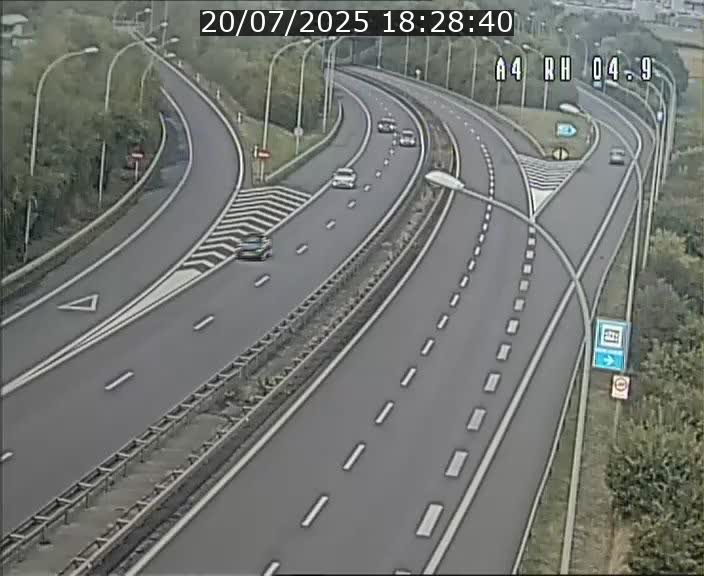 Traffic live webcam Luxembourg Leudelange - A4 - BK 4.9 - direction Luxembourg