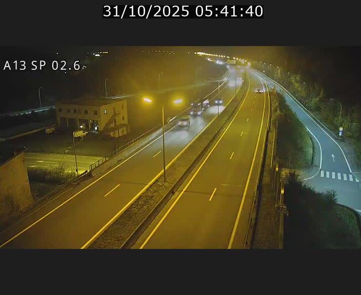 Traffic live webcam Luxembourg Sanem - A13 direction Pétange - BK 2.6