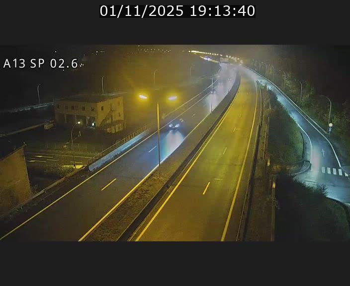 Traffic live webcam Luxembourg Sanem - A13 direction Pétange - BK 2.6