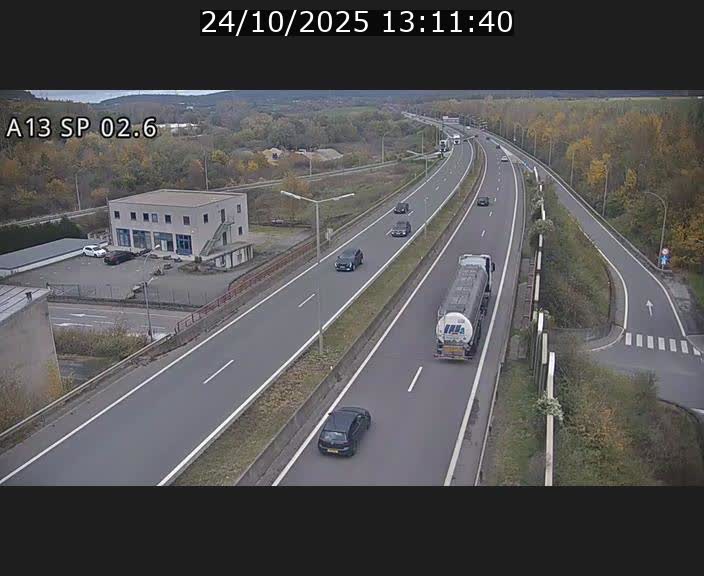 Traffic live webcam Luxembourg Sanem - A13 direction Pétange - BK 2.6