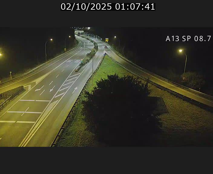 Traffic live webcam Luxembourg Jonction Lankelz - A13 direction Pétange - BK 8.7 