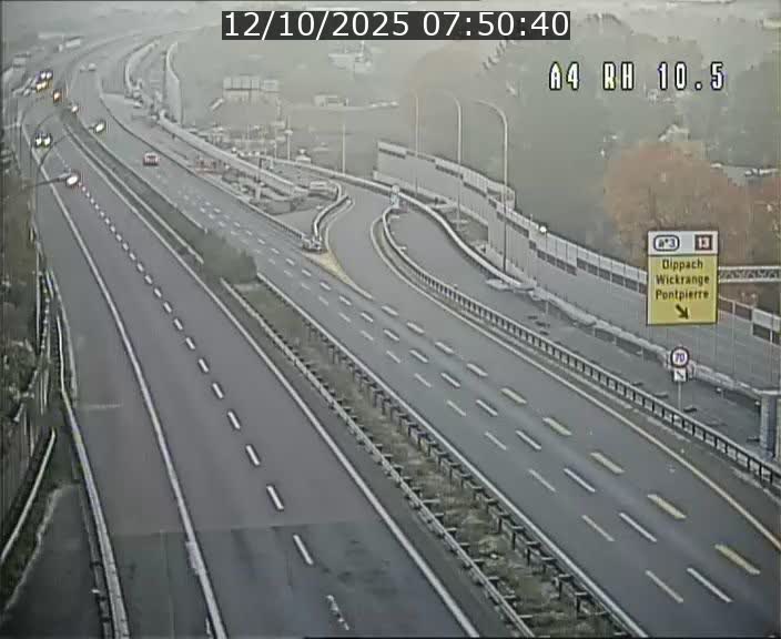 Traffic live webcam Luxembourg Pontpierre - A4 - BK 10.5 - direction Luxembourg