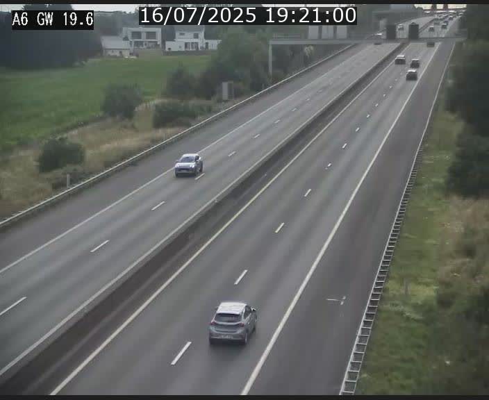 Traffic live webcam Luxembourg - Steinfort - A6 - BK 19.6 - direction Belgique