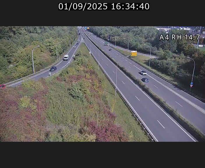 Traffic live webcam Luxembourg Jonction Lankelz - A4 - BK 14.7 - direction Luxembourg