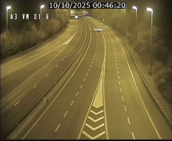 Traffic live webcam Luxembourg - Croix de Gasperich - A3 - BK 1.6 - direction France/Aire de Berchem
