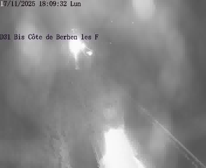 Webcam de surveillance sur D31bis (France) à Behren-lès-Forbach, cadrée vers Sarreguemines, proposant une information routière utile aux déplacements quotidiens.