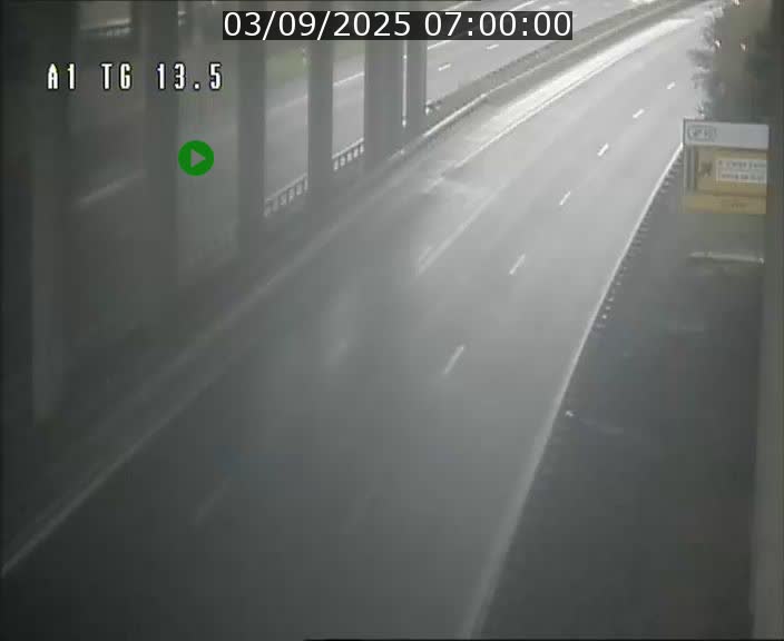 Traffic live webcam Luxembourg Senningen - A1 direction Luxembourg - BK 13.5