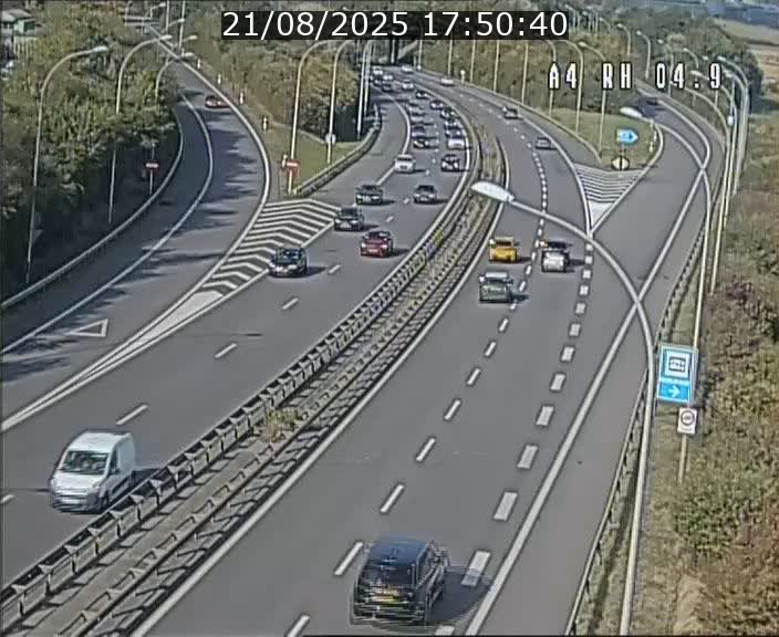 Traffic live webcam Luxembourg Leudelange - A4 - BK 4.9 - direction Luxembourg