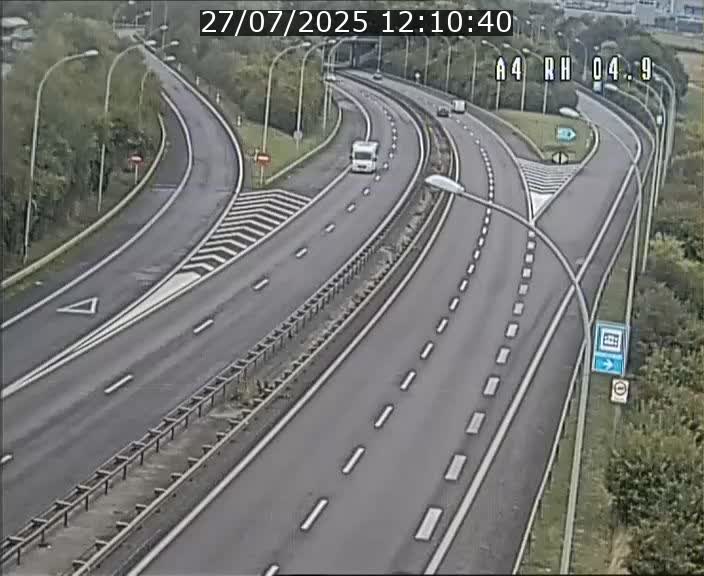 Traffic live webcam Luxembourg Leudelange - A4 - BK 4.9 - direction Luxembourg