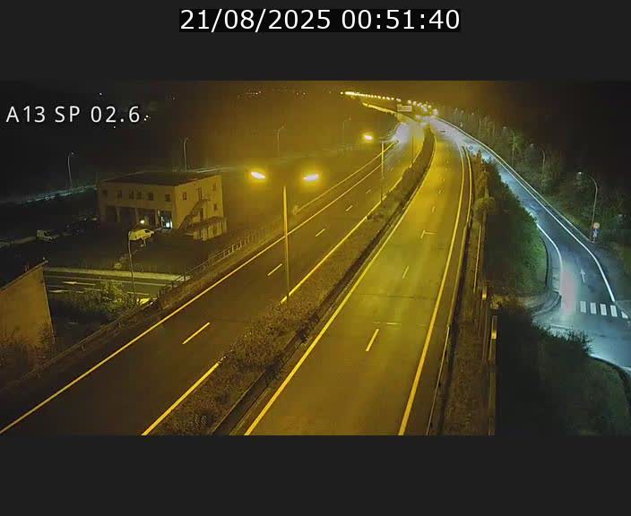 Traffic live webcam Luxembourg Sanem - A13 direction Pétange - BK 2.6
