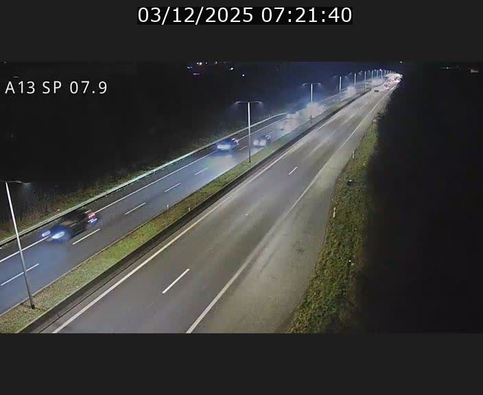 Traffic live webcam Luxembourg Jonction Lankelz - A13 direction Pétange - BK 7.9