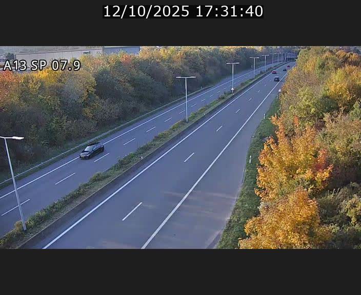 Traffic live webcam Luxembourg Jonction Lankelz - A13 direction Pétange - BK 7.9