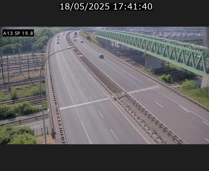 Traffic live webcam Luxembourg Croix de Bettembourg - A13 direction Esch-sur-Alzette - BK 19.8