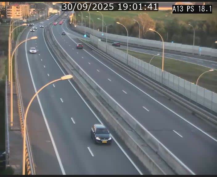 Traffic live webcam Luxembourg Dudelange - A13 direction Croix de Bettembourg - BK 18.1