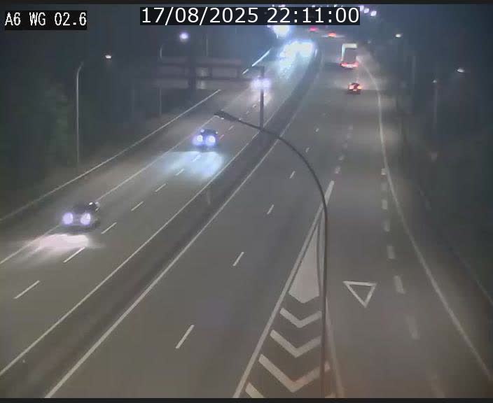 Traffic live webcam Luxembourg Croix de Cessange - A6 - BK 2.6 - direction France/Allemagne