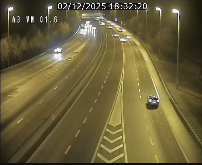 Traffic live webcam Luxembourg - Croix de Gasperich - A3 - BK 1.6 - direction France/Aire de Berchem