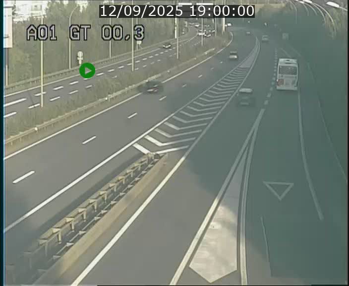 Traffic live webcam Luxembourg Croix de Gasperich - A1 direction Kirchberg - BK 0.3