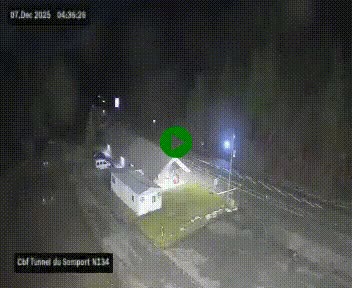 Webcam à l'entrée du tunnel du Somport, côté français, sur la N134, dans les Pyrénées, en direction de l'Espagne, à 1116 mètres d'altitude