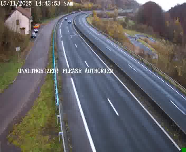 Webcam sur la D910 située dans la Côte des 4 vents. Vue orientée vers le bas, vers Saint-Avold.