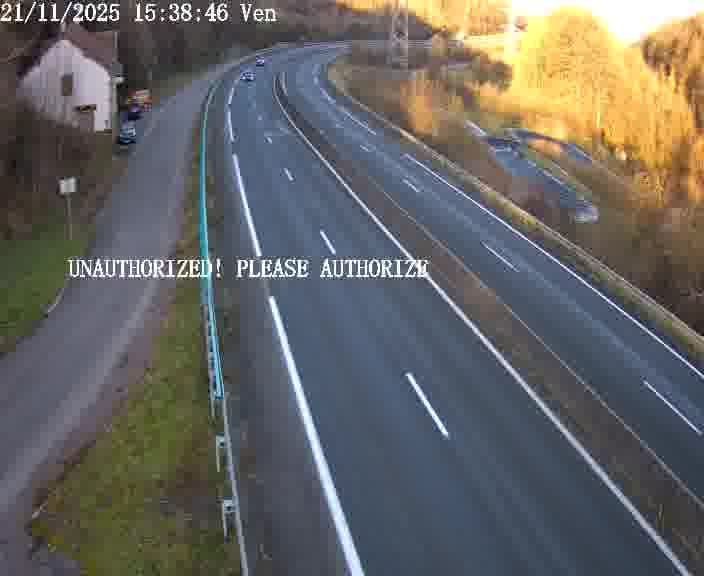 Webcam sur la D910 située dans la Côte des 4 vents. Vue orientée vers le bas, vers Saint-Avold.