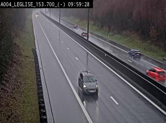 Webcam autoroute A4 (E411-E25) à Léglise, avant la jonction avec la N40. Vue orientée vers Bruxelles