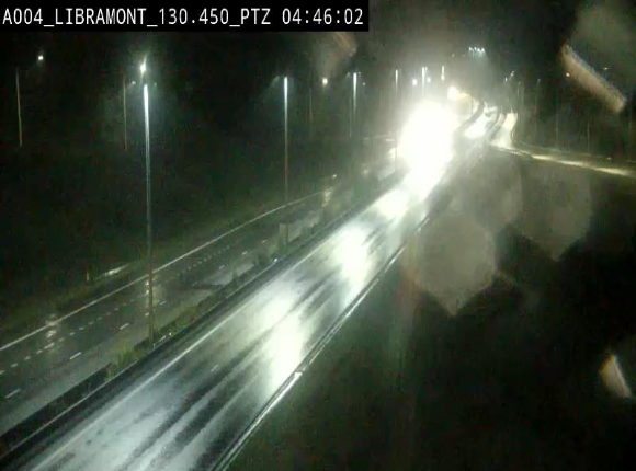 Webcam E411 à hauteur de la sortie 25 de Libramont menant vers Bouillon, Sedan et Reims via la N89. Vue orientée vers Bruxelles