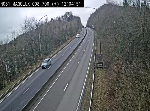 Webcam sur la N81 (E411) à hauteur de la jonction avec la N883. Vue orientée vers Longwy