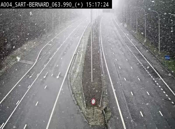 Webcam sur l'E411 à hauteur de la jonction avec la N4 à la sortie de Namur. Vue orientée vers Luxembourg