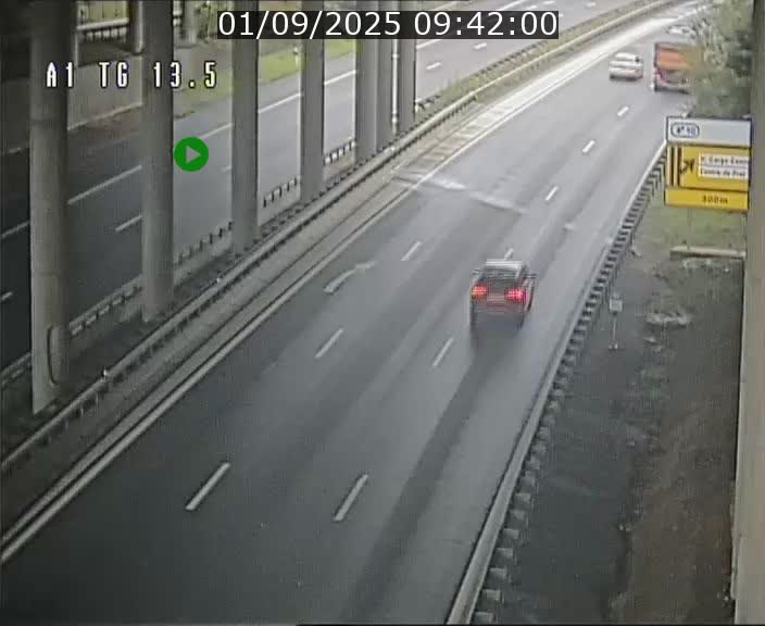 Traffic live webcam Luxembourg Senningen - A1 direction Luxembourg - BK 13.5