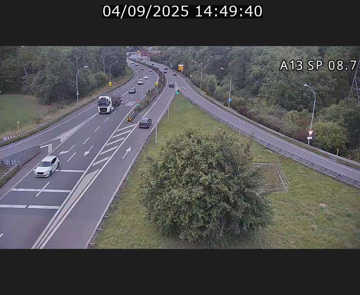 Traffic live webcam Luxembourg Jonction Lankelz - A13 direction Pétange - BK 8.7 