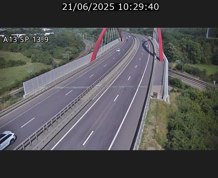 Traffic live webcam Luxembourg Kayl - A13 direction Esch-sur-Alzette/Luxembourg-ville - BK 13.9