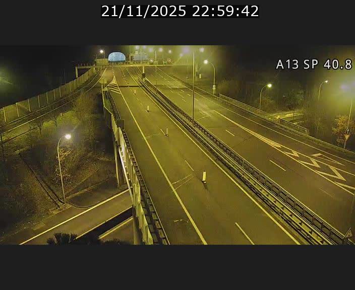Webcam avec vue sur l'entrée côté allemand du tunnel Markusbierg à Schengen. Vue orientée vers le tunnel et Bettembourg