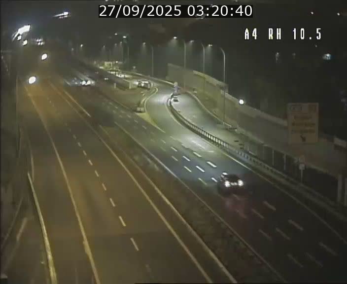 Traffic live webcam Luxembourg Pontpierre - A4 - BK 10.5 - direction Luxembourg