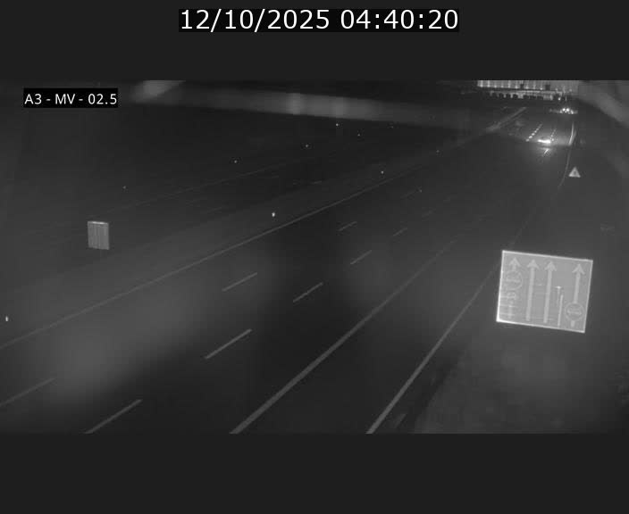 Webcam autoroute A3 au Luxembourg à proximité de la Croix de Gasperich. Vue orientée vers Luxembourg