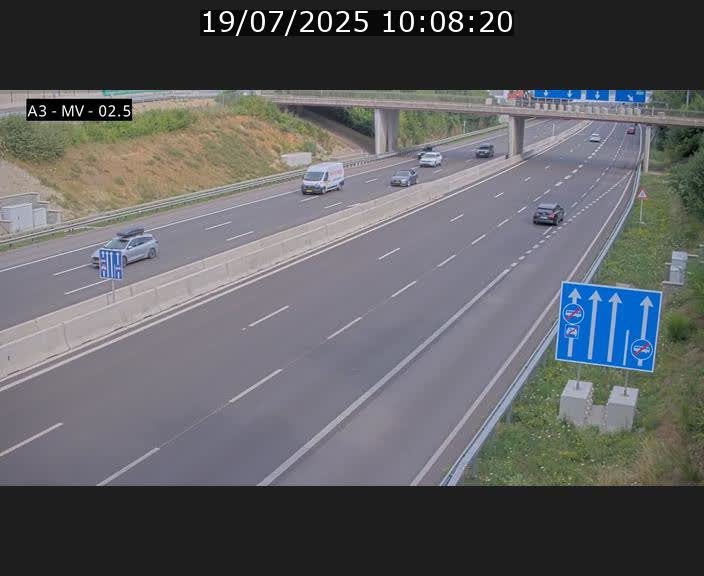 Webcam autoroute A3 au Luxembourg à proximité de la Croix de Gasperich. Vue orientée vers Luxembourg
