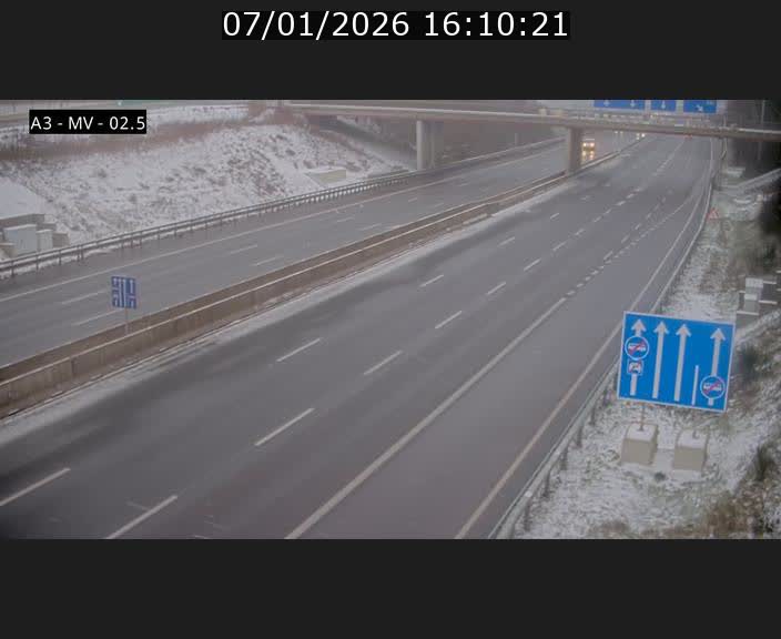 Webcam autoroute A3 au Luxembourg à proximité de la Croix de Gasperich. Vue orientée vers Luxembourg