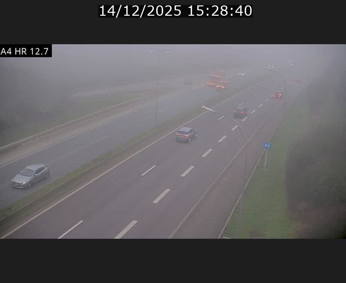 Traffic live webcam Luxembourg Esch sur Alzette - A4 - BK 12.7 - direction Esch-Belval