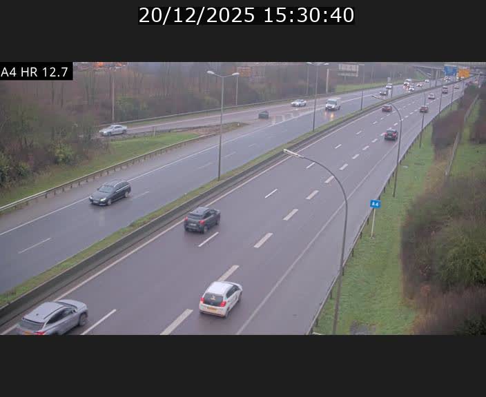 Traffic live webcam Luxembourg Esch sur Alzette - A4 - BK 12.7 - direction Esch-Belval
