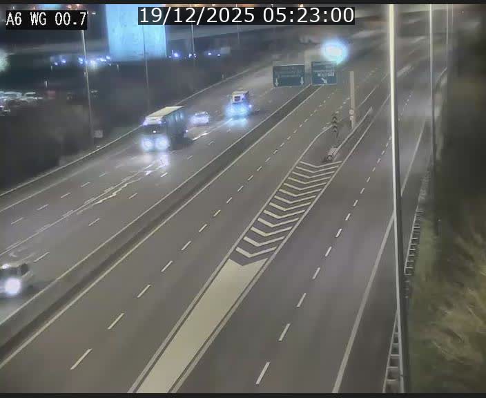 Traffic live webcam Luxembourg Croix de Cessange - A6 - BK 0.7 - direction A3 France