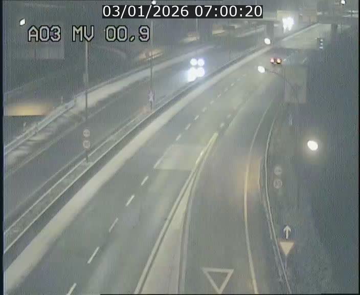 Traffic live webcam Luxembourg Croix de Gasperich - A3 - BK 0.4 - direction Luxembourg