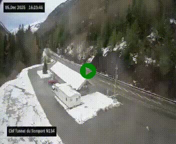 Webcam à l'entrée du tunnel du Somport, côté français, sur la N134, dans les Pyrénées, en direction de l'Espagne, à 1116 mètres d'altitude
