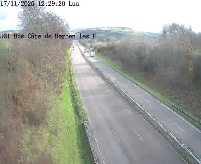 Webcam de surveillance sur D31bis (France) à Behren-lès-Forbach, cadrée vers Sarreguemines, proposant une information routière utile aux déplacements quotidiens.